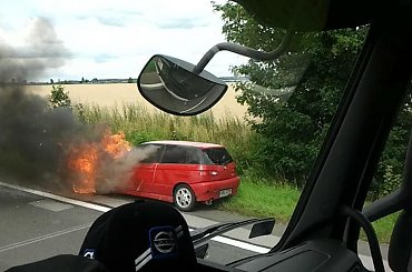 #alfa #płonąca #płonie #pożar #PłonącySamochód #ogień #OgieńWAucie #OgieńWSamochodzie