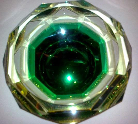 szkło uranowe #popielniczka #zielona #uranowa #szkło #PopielnicaUranowa #UraniumGlass