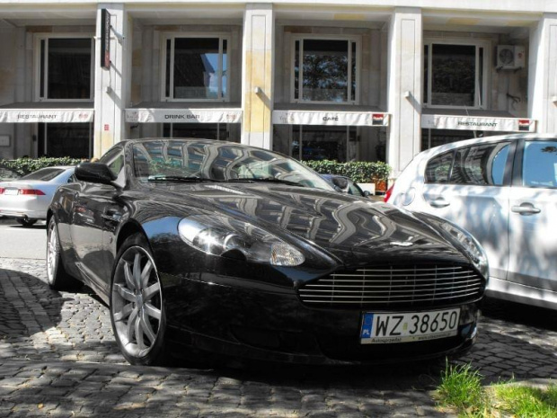 Aston Martin DB9