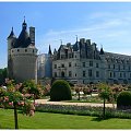 Zamek Chenonceau zaliczany do perel Loary. Lezy nad rzeka Cher kolo Tours. Francja