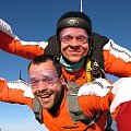 Skok spadochronowy w tandemie - najłatwiejszy sposób na pierwszy w życiu skok (www.tandemy.pl) #SkokiSpadochronowe #spadochroniarstwo #przasnysz #KlubSpadochronowyAtmosfera #spadochroniarze #SkokZeSpadochronem #SkokNaSpadochronie #adrenalina