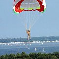 Loty widokowe nad plażą na spadochronie to fantastyczna zabawa. Żródło www.stegna.za.pl #plaża #stegna