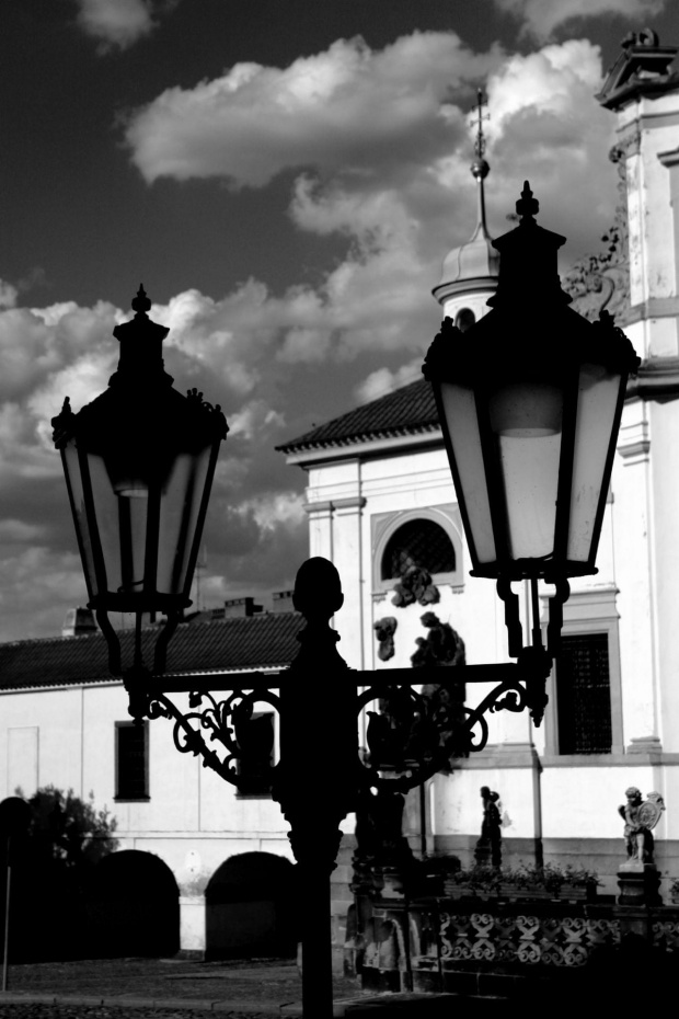 #Praga #architektura #miasto #ulice #lampy #lampa