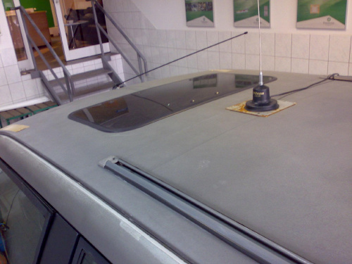 Wilson na plastikowym dachu Renault Espace :-)