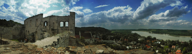 panorama z ruin w kazimierzu dolnym na wisłę i rynek. #panorama #kazimierz #ruiny #zamek