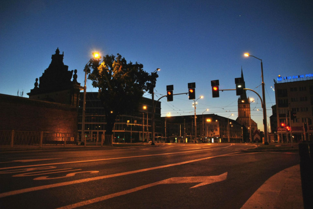 Brama Portowa #NocneZdjęcia #Odra #Szczecin #SzczecinNocą #WałyChrobrego #WschódSłońca