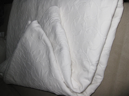 3000 ISK-piękne białe nakrycie na łóżko wielkości 153/200