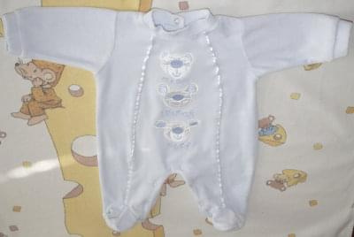 welurkowy pajacyk firmy Baby Basic rozmiar 58