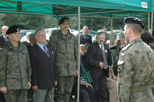 Złożenie meldunku Dcy dywizji generałowi Lamli o zakończeniu uroczystości. #Pomnik