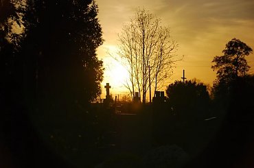 Zaduszki #cmentarz #zaduszki #krzyż