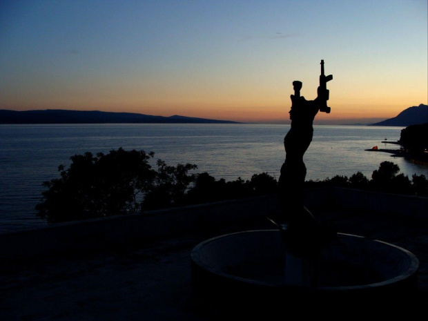 Pomnik żołnierza w Basce.