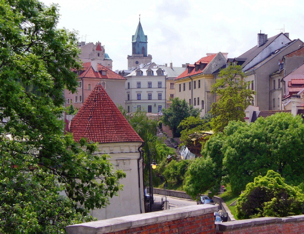 Lublin, Stare Miasto, stale świecąca lampa w dzielnicy żydowskiej #Lublin #StareMiasto