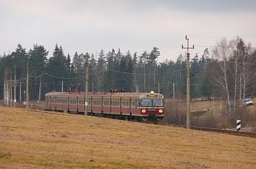 28.03.2010 | Lasek - Nowy Targ | ED72-009 z Interregio 33131 "Gubałówka" rel. Warszawa Wsch. - Zakopane wyjeżdża, z nie tak małego - Lasku #PKP #PLK #Express #EU06 #EU07 #EP07 #EP08 #ET21 #ET22 #ET41 #ET40 #EP09 #Taurus #Husarz #Dragon