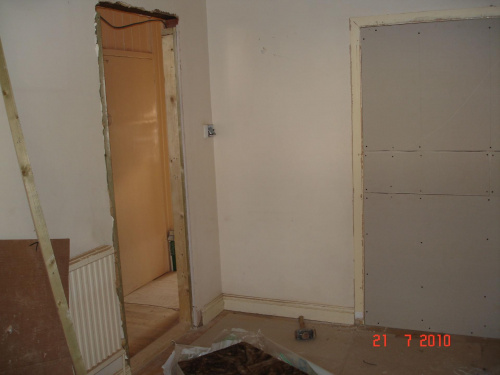 20/07/2010 - gdyby nie nowe drzwi, sofa by się nie zmieściła