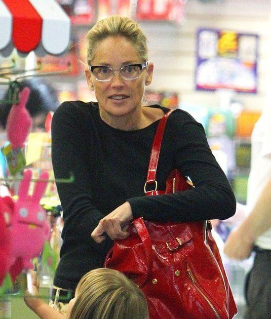 Aktorka Sharon Stone " ... i bez retuszu. / fot. East News