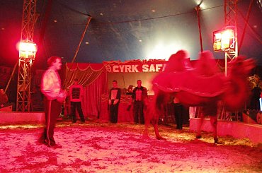 Cyrk Safari-2010. Zapraszamy na www.portalcyrkowy.ubf.pl #cyrk #safari #sezon #clown #rzeszów #występycyrkowe #kmc #portal #cyrkowy #portalcyrkowy #cyrksafari #arena