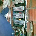 Pazdziernik - pierwsze instalacje wewnetrzne - elektryka - serce instalacji i fachowiec w akcji - troche zaszalalem - ale co mi tam ;) #KORNELIA