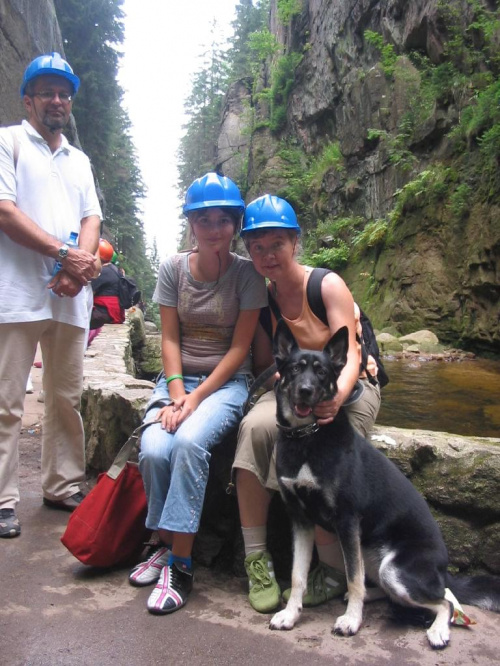 góry 2007
ja, Mimi i nasi znajomi w wąwozie Kamieńczyka
hihi do twarzy nam w tych kaskach? #pies #psy #zwierzęta #góry #wycieczki