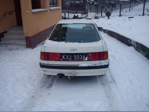 Białe Audi 90 NG