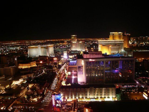 Las Vegas noca, oczywiscie zdjecie zrobione z Wiezy Eiffla.