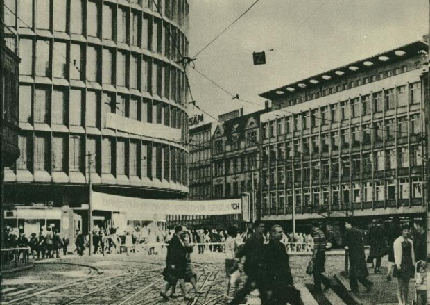 Poznań_Skrzyżowanie ulic 27 Grudnia i Mielżyńskiego 1970 r.