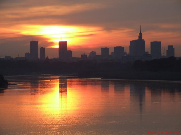 Miasto "wschodzącego" słońca #Warszawa #Franciszek #Rochowczyk