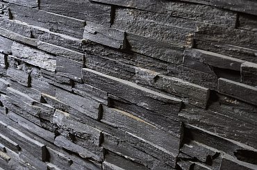 www.karier.pl, Black Quarzite brickstone, łupek kwarcytowy, modułowy 60x15x1,5-3 + marożniki, prosty montaż. #karier #granit #trawertyn #łupek #kamieniarstwo #budowlane #warszawa #bielany #żoliborz #kamień #naturalny #arkuszowa #wapień #laski