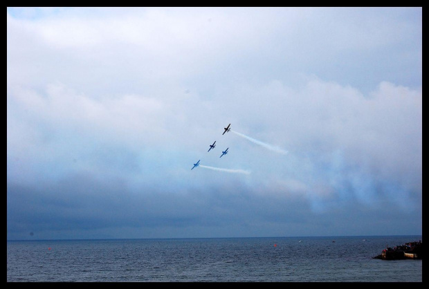 International Air Show Portrush 2007
08/09/2007 #airshow #samolot #akrobacje #Portrush