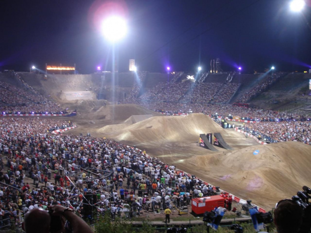 !!! #Warszawa #motocykle #zawody #StadionDziesięciolecia #StadionNarodowy #TravisPastrana