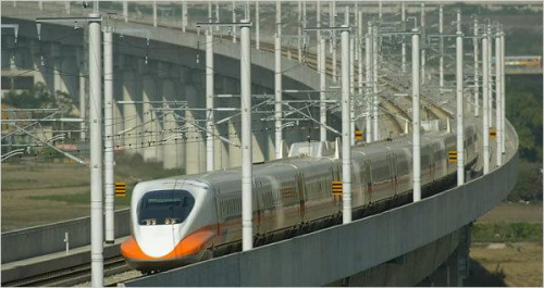 zdjęcia dwóch najszybszych pociągów na świecie #pociąg #szybkość #kolej