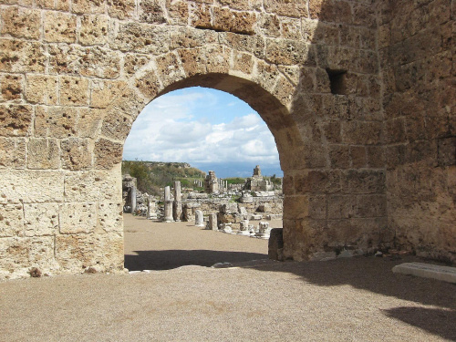 Perge - starożytne miasto XIII w p.n.e. założone przez uchodźców spod Troi #Turcja #Antalya #Manavgat #Perge #Pamukkale #Hierapolis