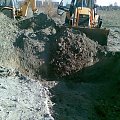 Kwiecień 2009 - kanalizacja - zasypywanie "krateru" #Kornelia #budowa