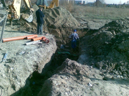 Kwiecień 2009 - kanalizacja - wielki "krater" #Kornelia #budowa